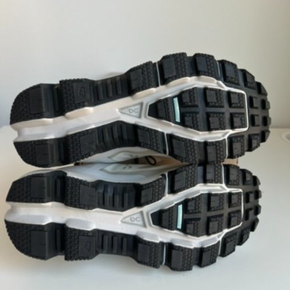 On Running Cloudventure Waterproof Shoes - Picture 5 of 5